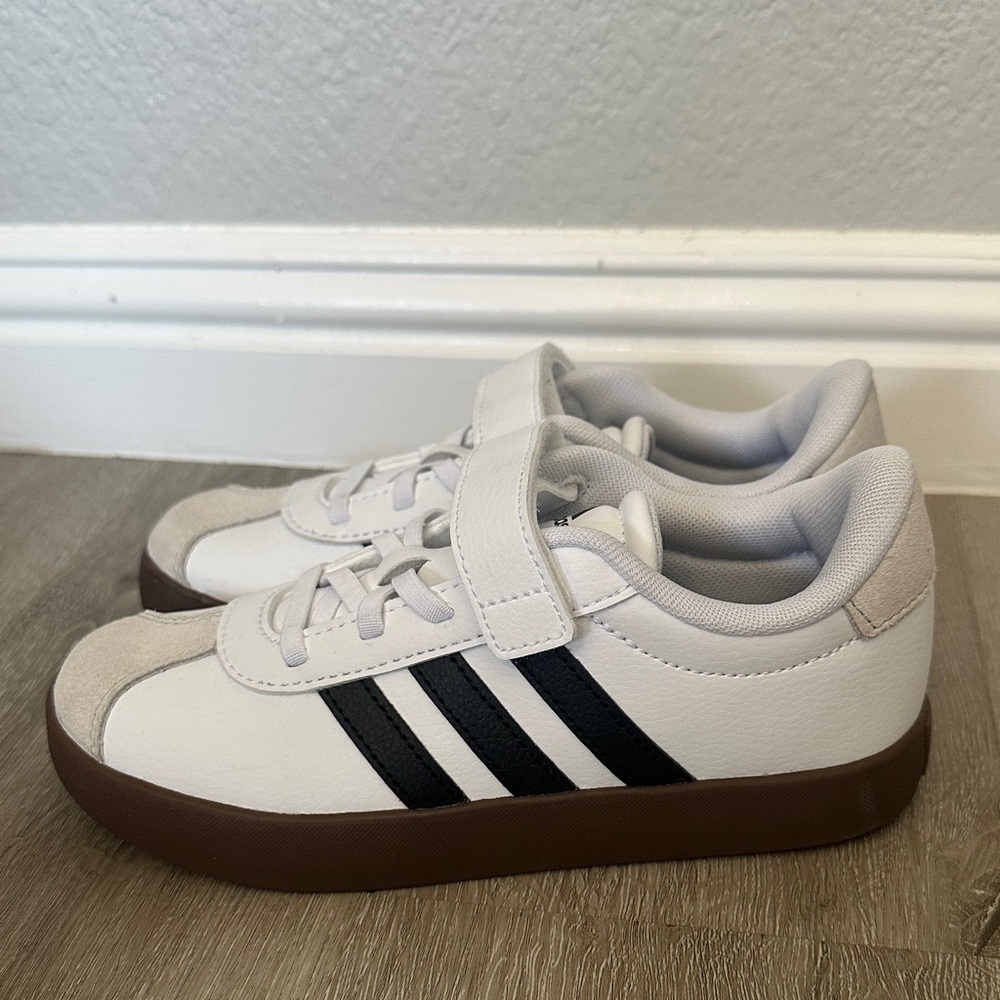 Adidas VL Court 3.0 Skateboarding Shoes Kids Black and White Easy On Size 1
